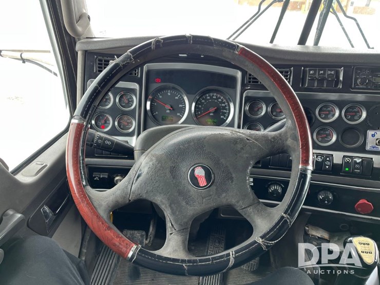 2006-kenworth-t800-image-48