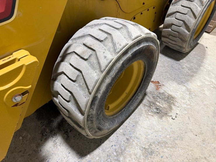 2020-caterpillar-272d3-image-15