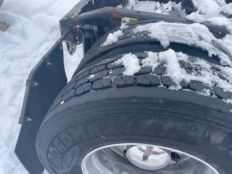 2012-peterbilt-384-image-20