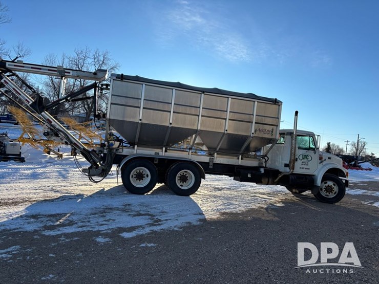 international-4900-image-9