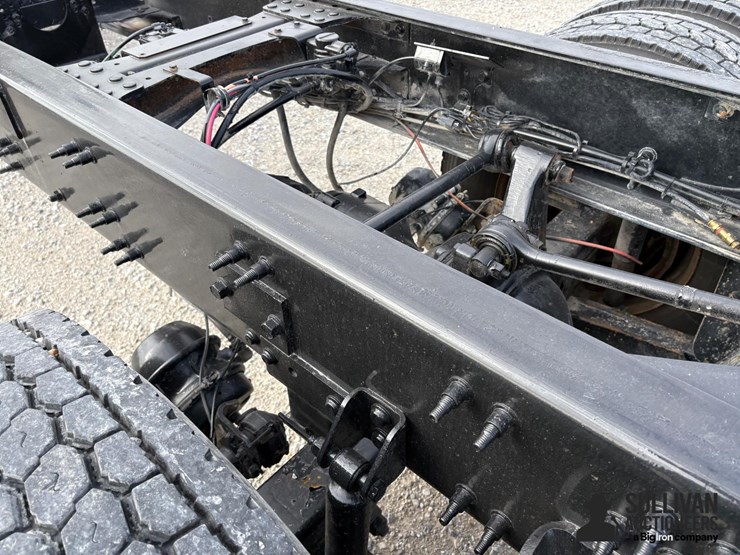 2015-mack-gu433-granite-t/a-cab-&-chassis-image-16