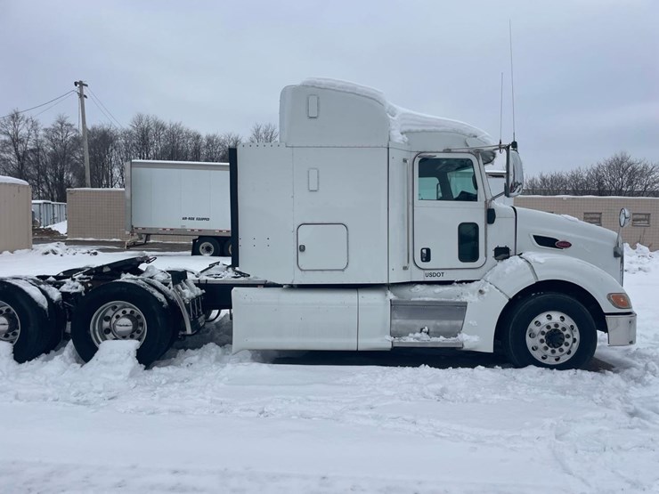 2012-peterbilt-384-image-6