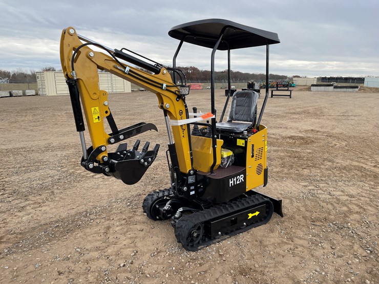 #9231-•-2025-unused-cfg-mini-excavator-image-1