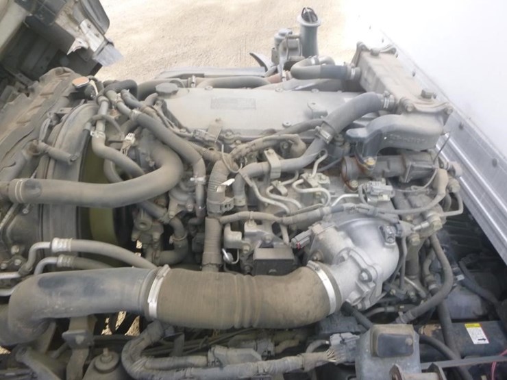 2016-isuzu-nrr-image-20