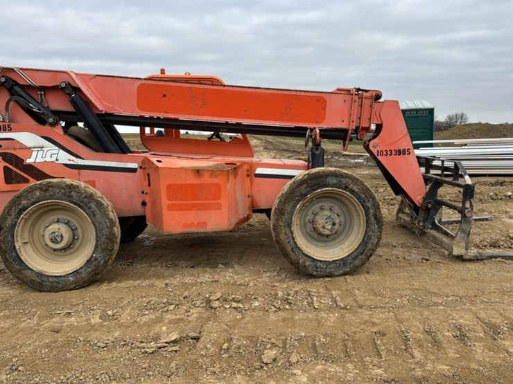 #107-•-2015-jlg-6042-telehandler-image-5