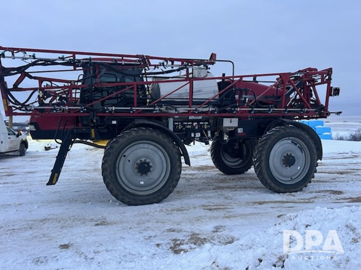 case-ih-patriot-3330-image-17