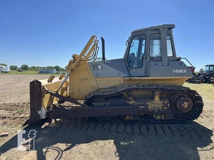 komatsu-d65ex-12-image-8