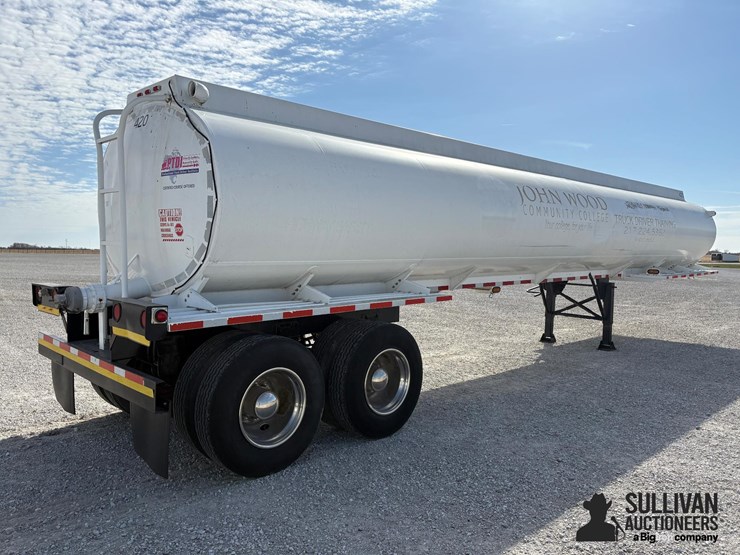 heil-trailer-image-5