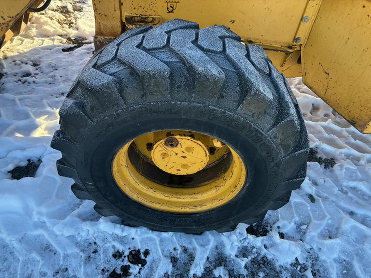 john-deere-310d-image-38