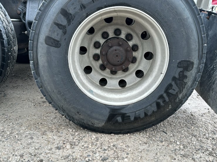 2006-peterbilt-379-image-13