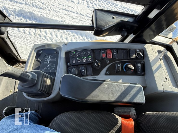 2021-caterpillar-920-image-15