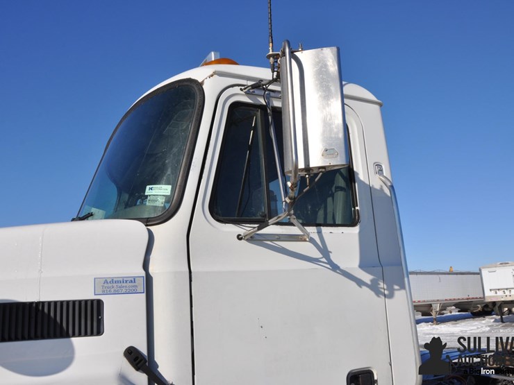 2000-mack-ch613-image-13