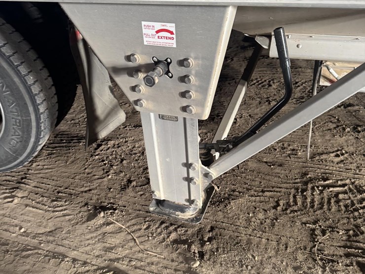 2024-timpte-grain-trailer-image-4