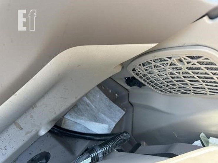 2023-john-deere-6r-155-image-63