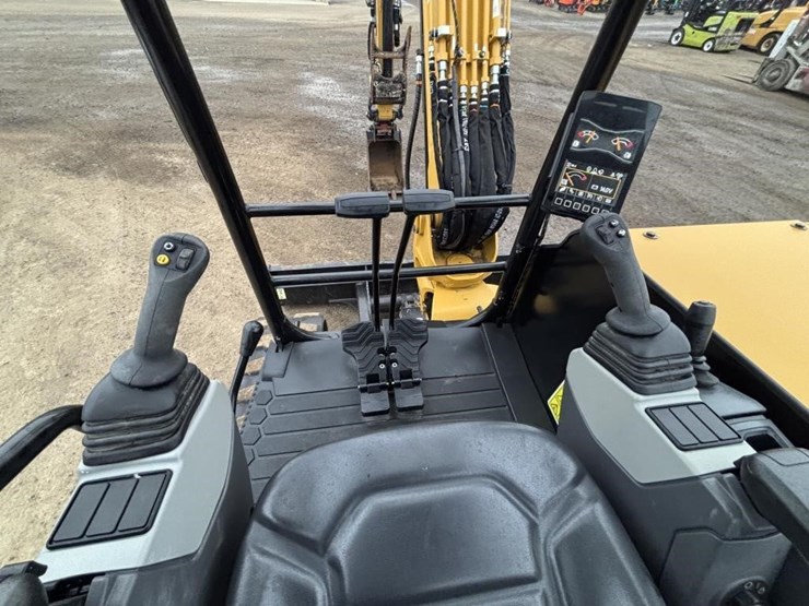 caterpillar-305cr-image-28