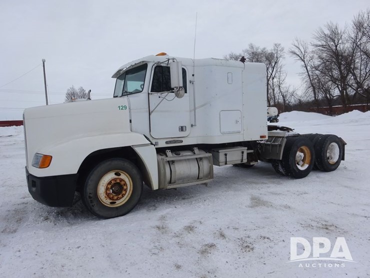 1994-freightliner-fld120-image-13