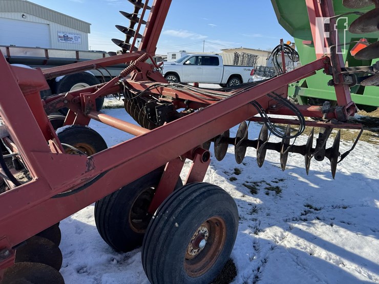 case-ih-3900-image-7