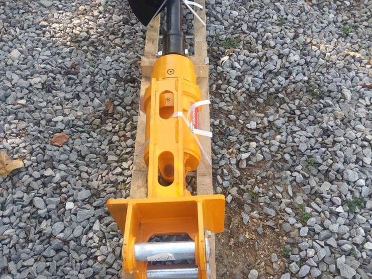 caterpillar-303-image-2