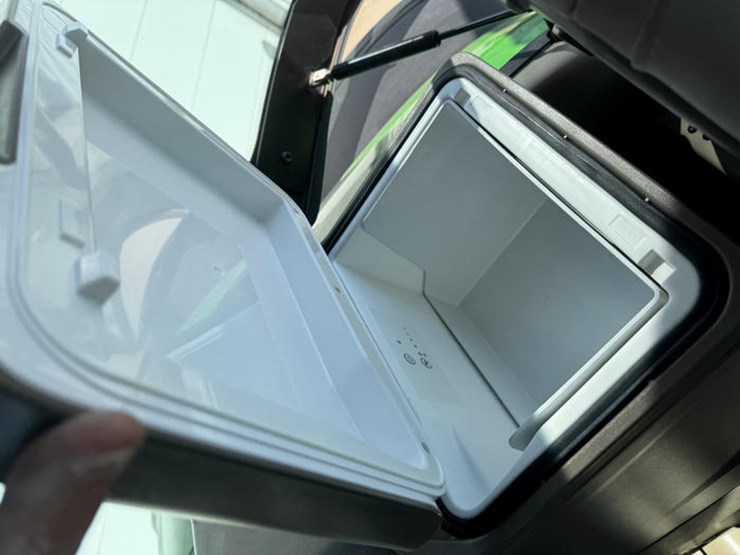 john-deere-8r-370-image-44