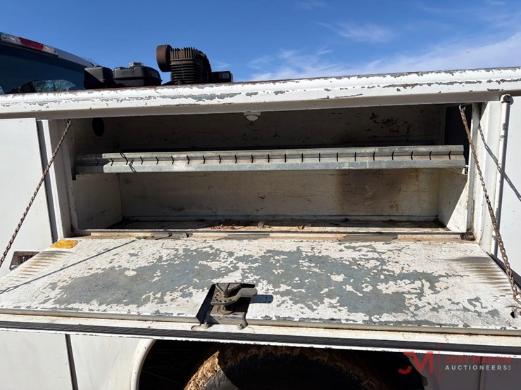 ford-f250-xl-image-10