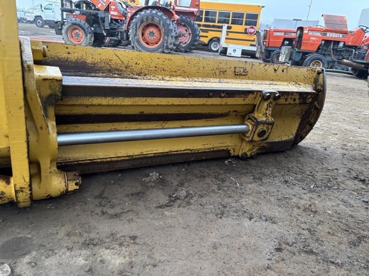 2005-caterpillar-143h-image-15