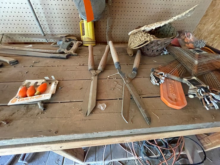 #3672-•-tools-and-large-wooden-table-image-15