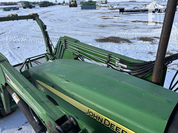 john-deere-7230-premium-image-42
