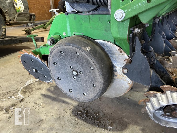 2014-john-deere-db60-image-60