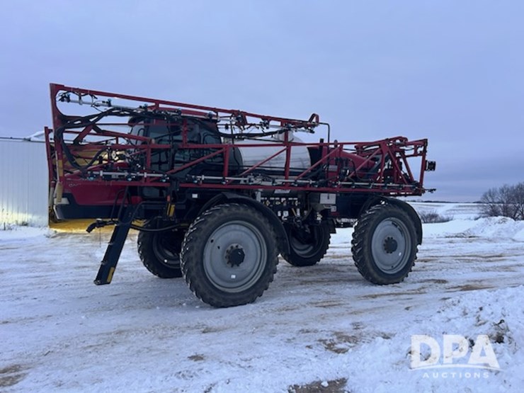 case-ih-patriot-3330-image-11