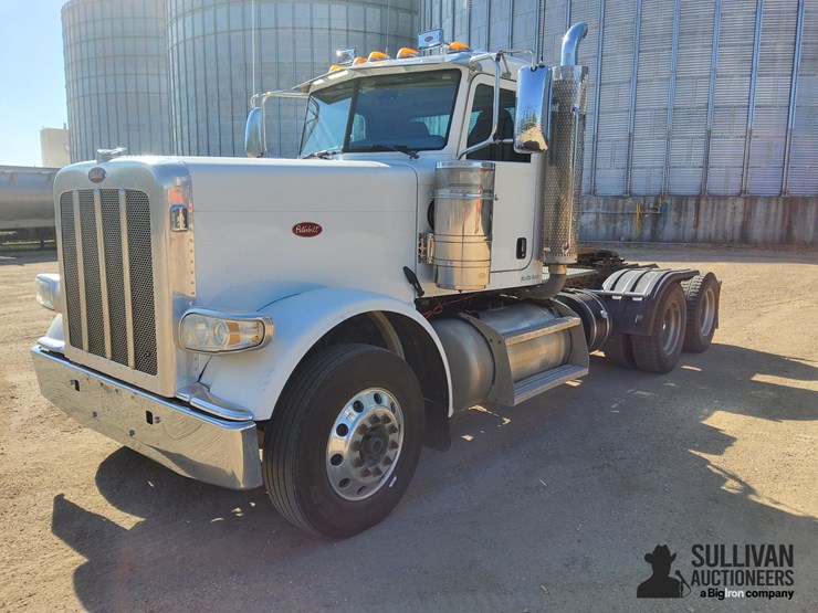 2013-peterbilt-388-image-1