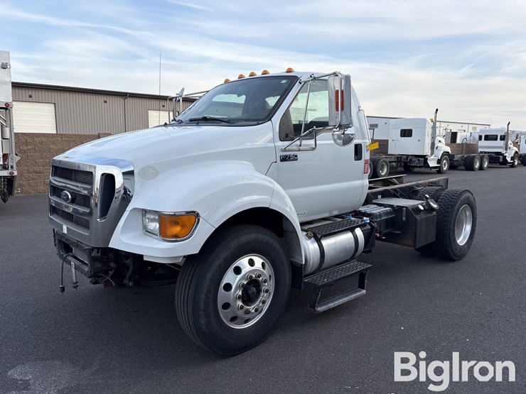 ford-f750-xlt-image-1