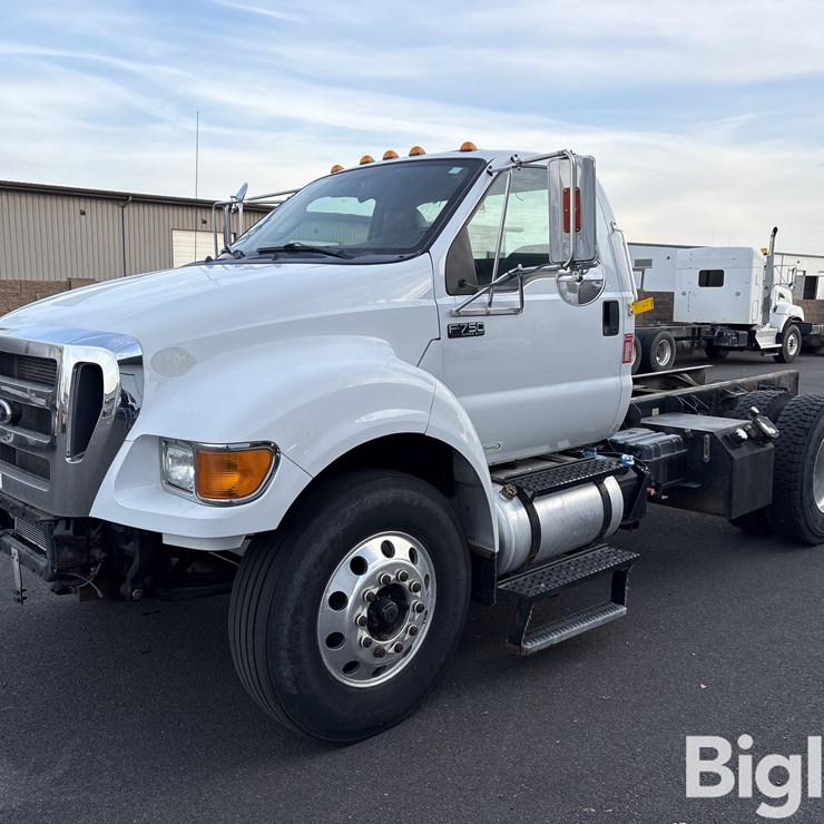 FORD F750 XLT