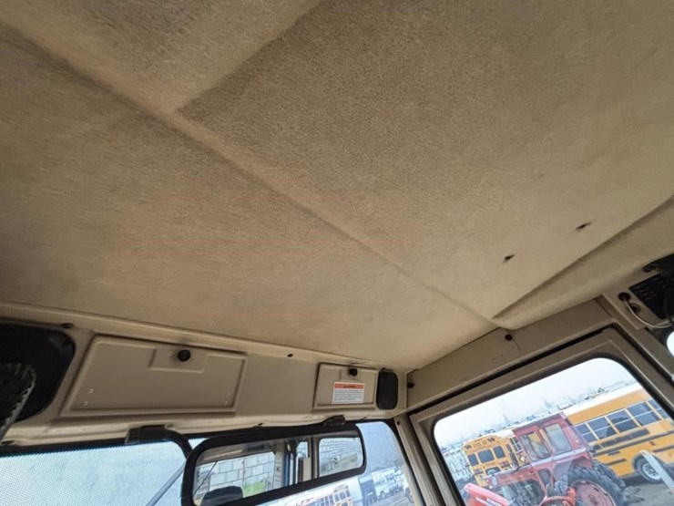 2005-caterpillar-143h-image-56