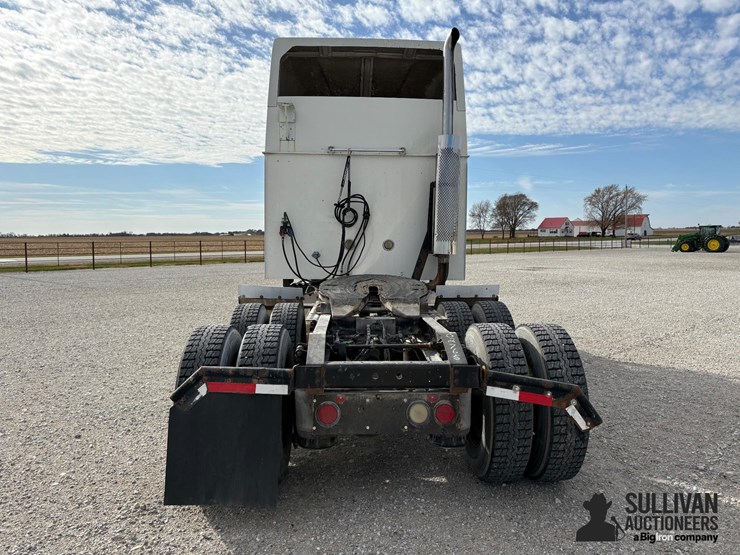 2006-international-9400i-t/a-sleeper-truck-tractor-image-6