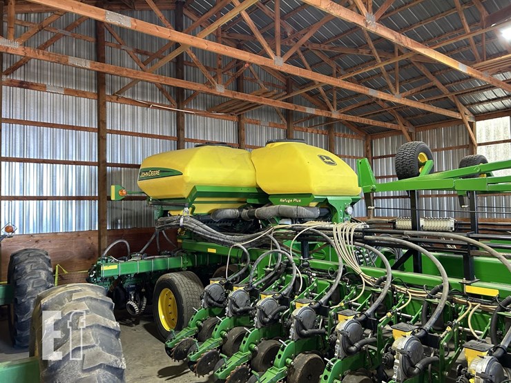 2014-john-deere-db60-image-9