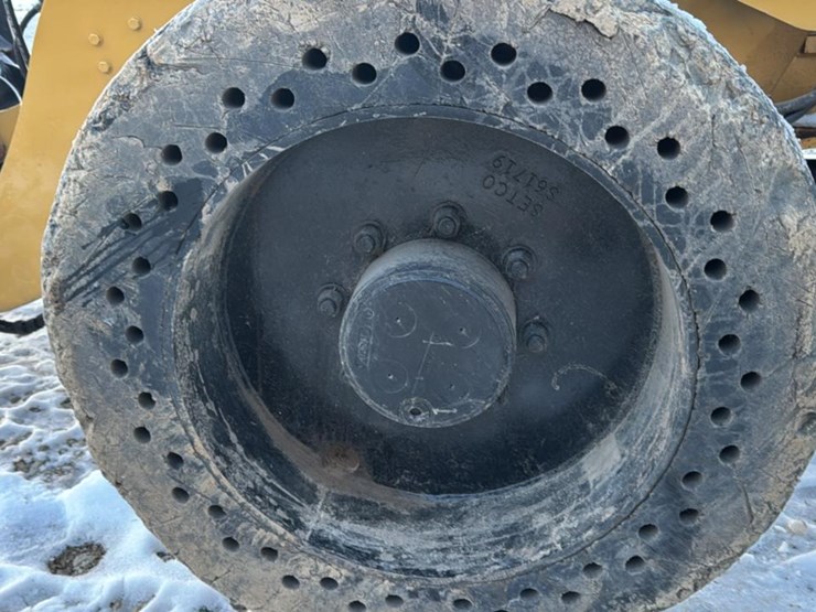 caterpillar-908h-image-30