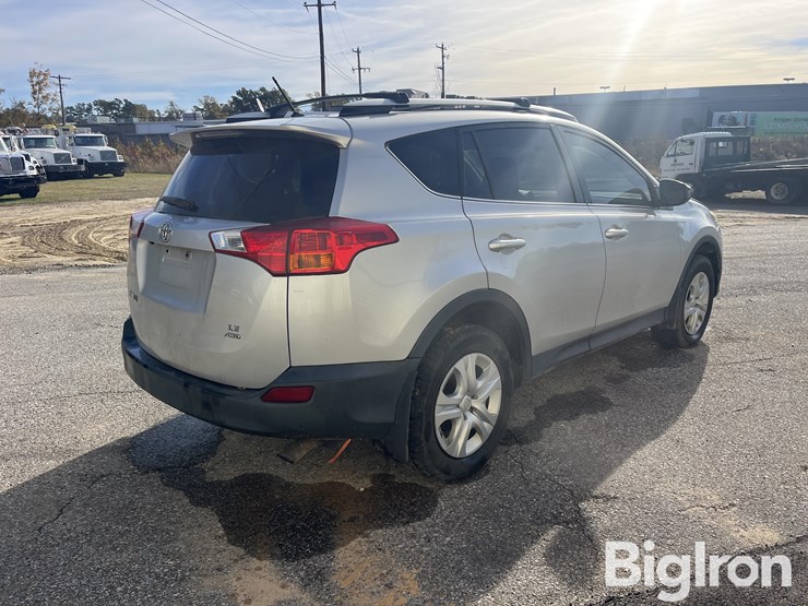 toyota-rav4-le-image-5