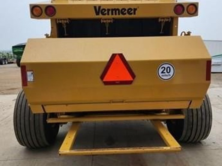 2022-vermeer-605n-cornstalk-special-image-4