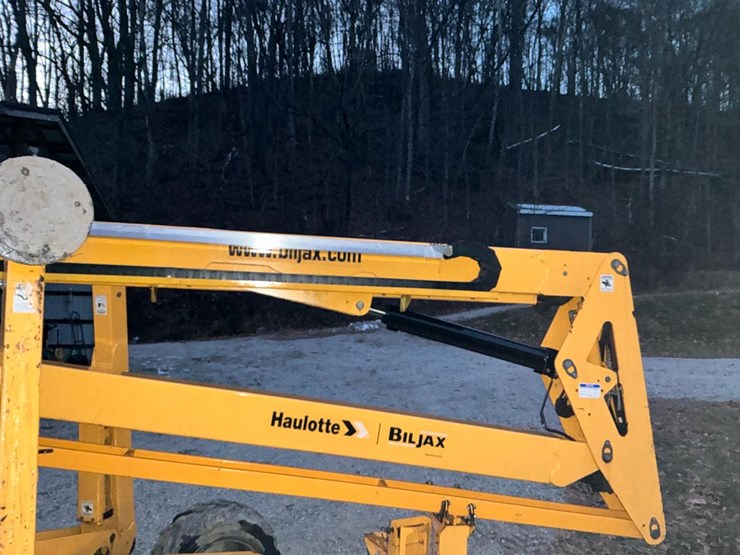 #108-•-2009-bil-jax-5533xa-boom-lift-image-13