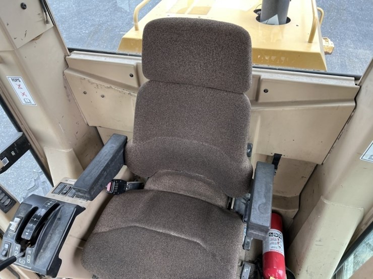 2006-caterpillar-160h-image-47