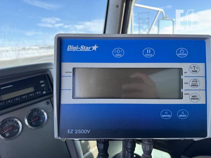 2014-kenworth-t370-image-64