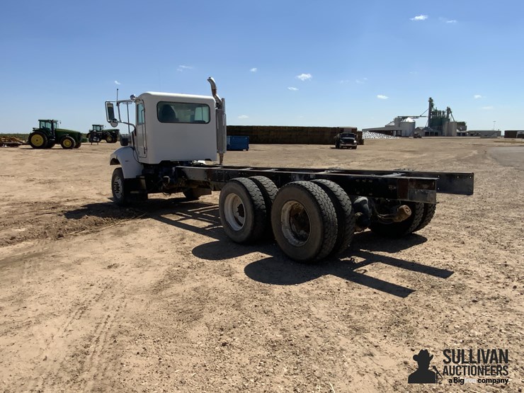 2017-peterbilt-348-image-7