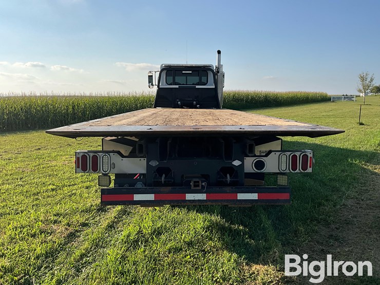 peterbilt-348-image-6