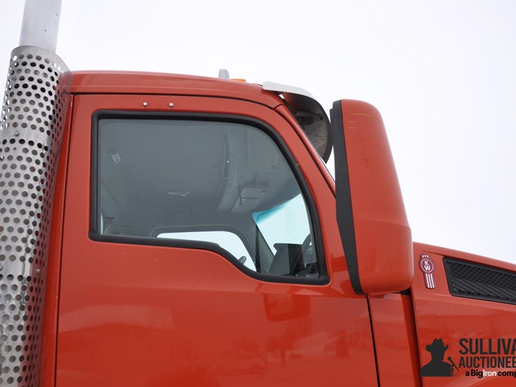 2015-kenworth-t880-image-11