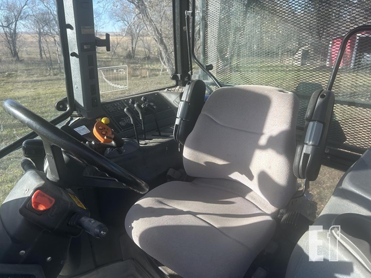 2003-new-holland-tm120-image-12