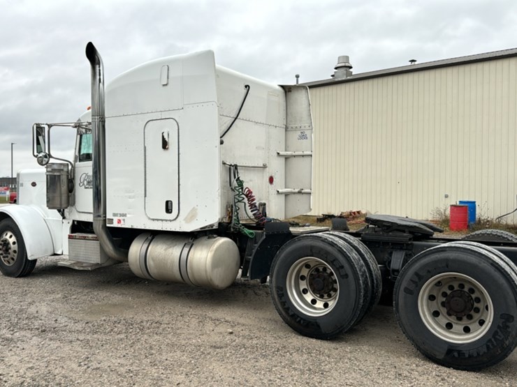 2006-peterbilt-379-image-3