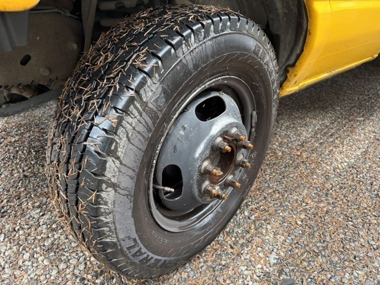 2006-ford-e350-image-9