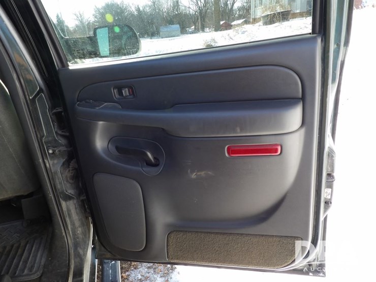 2005-chevrolet-silverado-3500-image-33