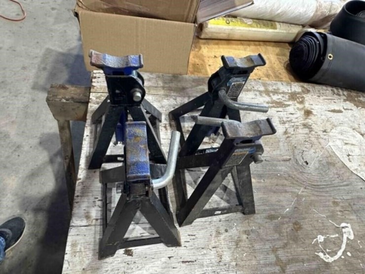 4-kobalt-jack-stands-image-3