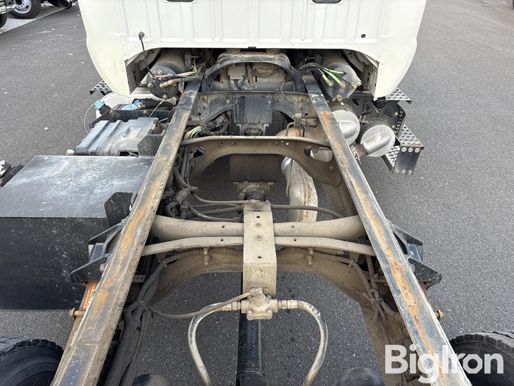 ford-f750-xlt-image-15